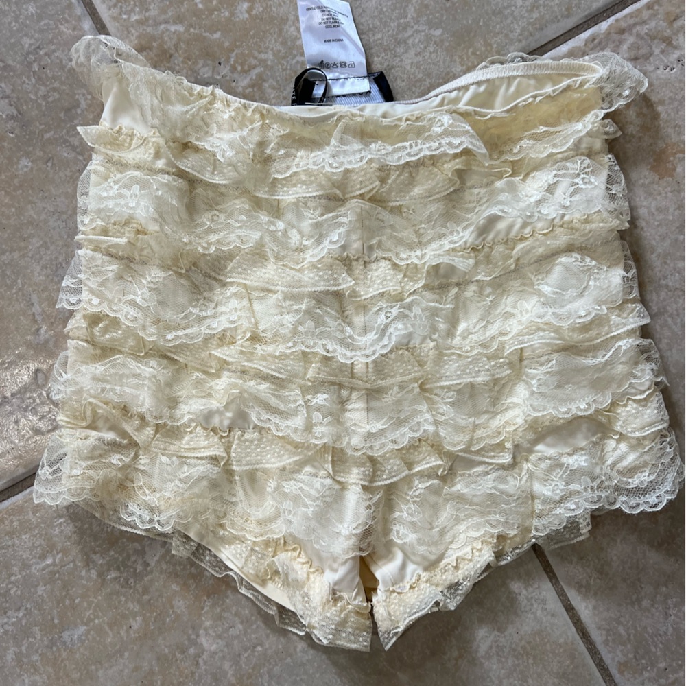 White fox cute shorts